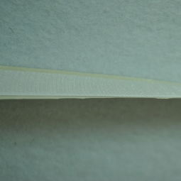 魔術(shù)貼背膠水 多功能條形粘扣的創(chuàng)新應(yīng)用與紡織品原料銷售前景